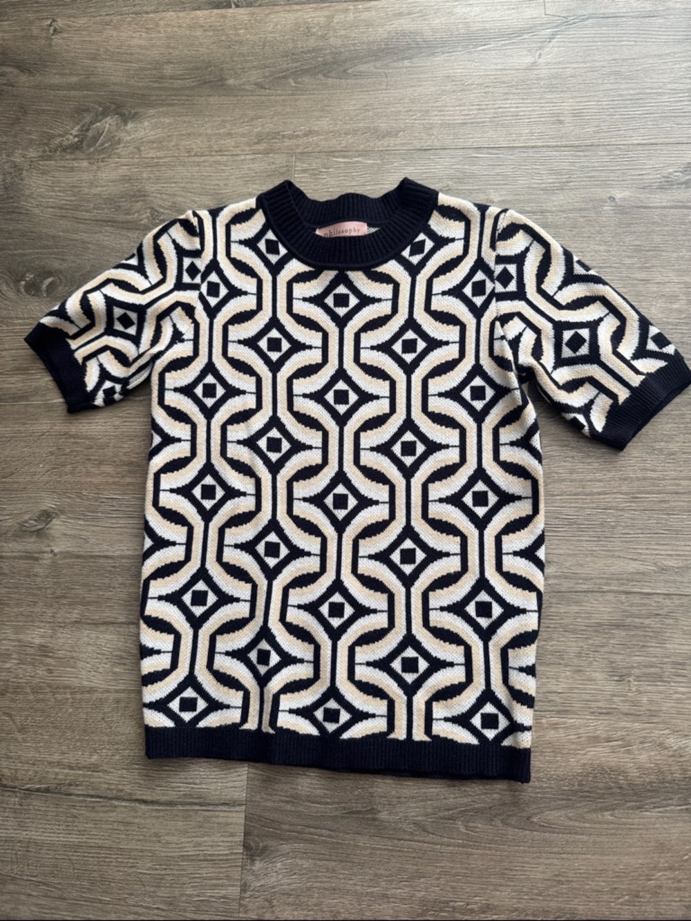 Philosophy Geometric Knit Short-Sleeve Navy in Black & Cream